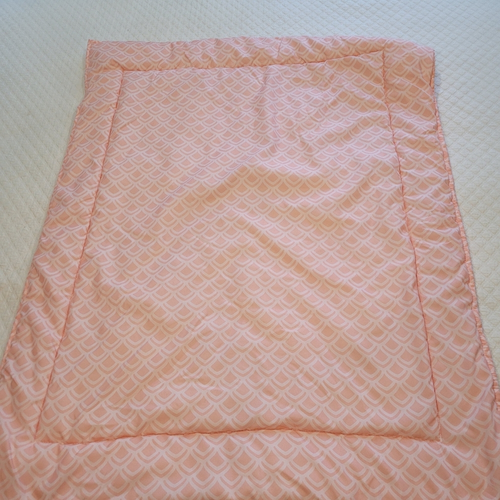 Crib Comforter Quilt 31x40 Inches Mermaid Ocean Pink & White Sea Fish Baby Girl - Picture 5 of 5